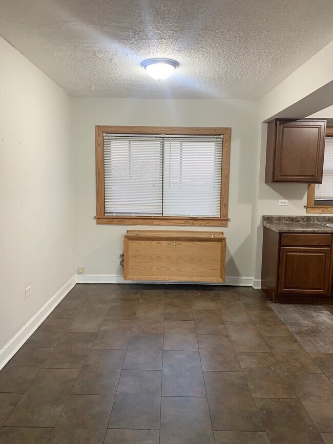 Building Photo - 5701 W 55th St