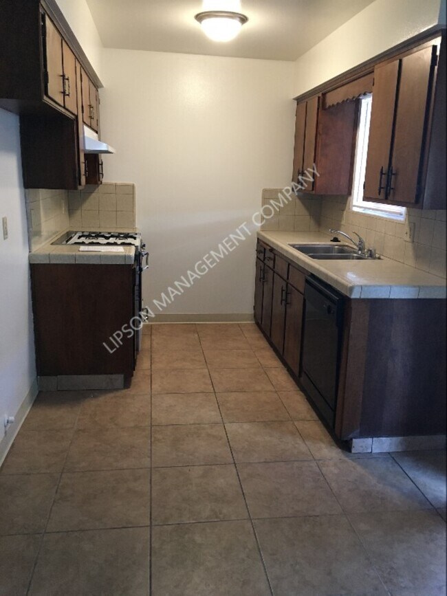 Foto del edificio - 3533 W Colonial Ave