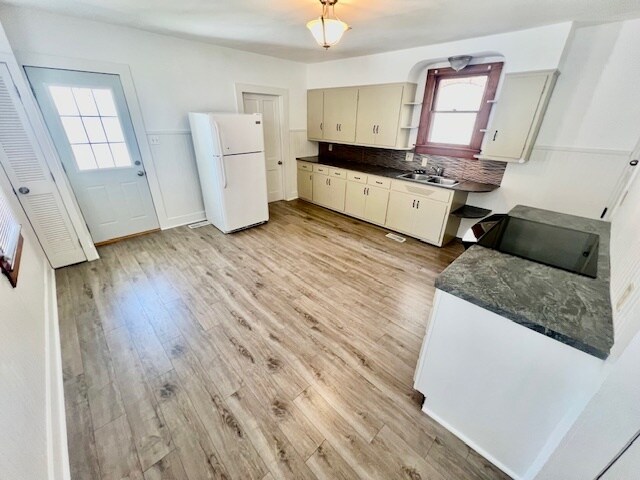 Foto del edificio - 2215 W Delaware St