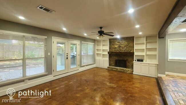 Building Photo - 3 br, 2.5 bath House - 1315 Clover Hill Rd...
