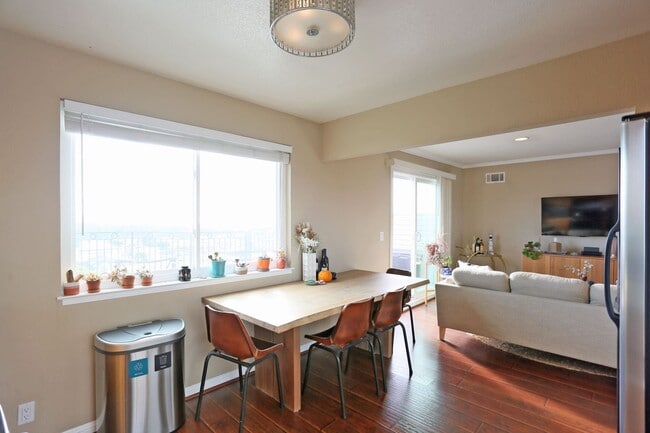 Foto del edificio - 7221 Geary Blvd