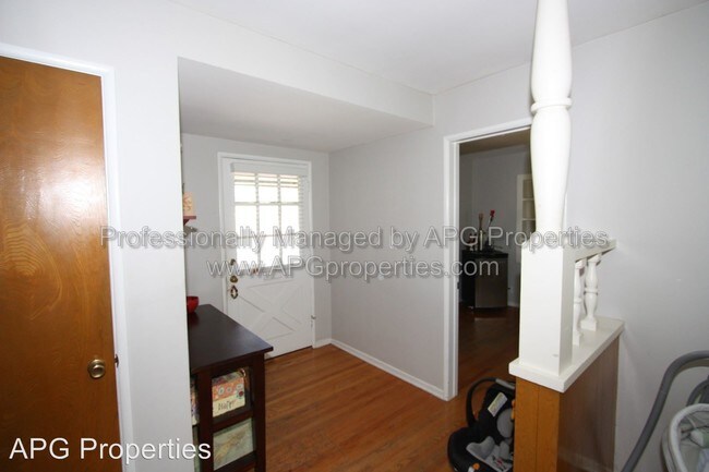 Foto del edificio - 2232 E North Redwood Dr