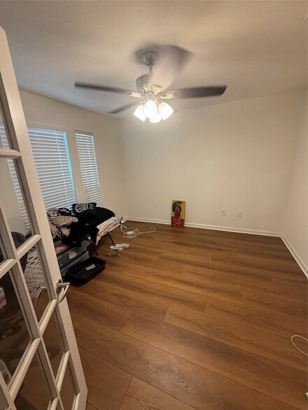 Building Photo - 2034 Kings Forest Dr
