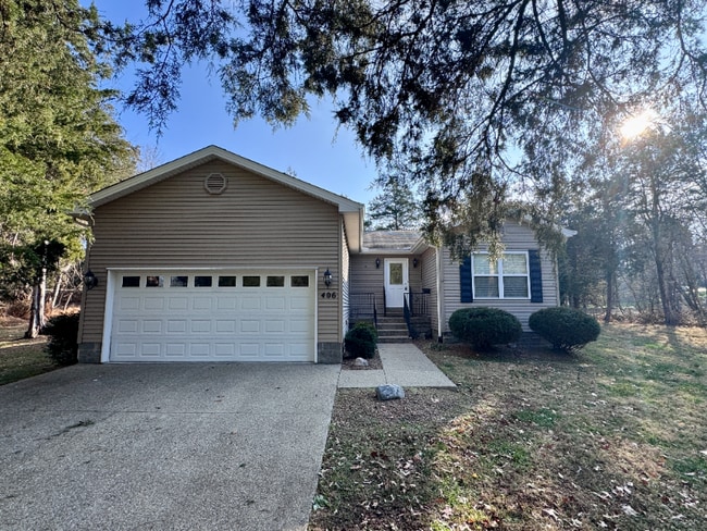 Building Photo - 406 Valley Greens Rd