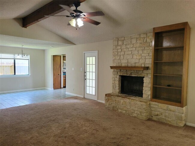 Foto del edificio - 1703 Provident Ln