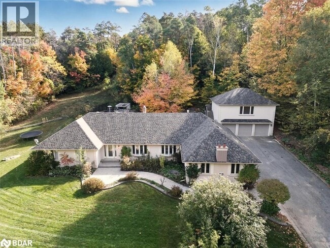 Building Photo - 40 Algonquin Forest Dr