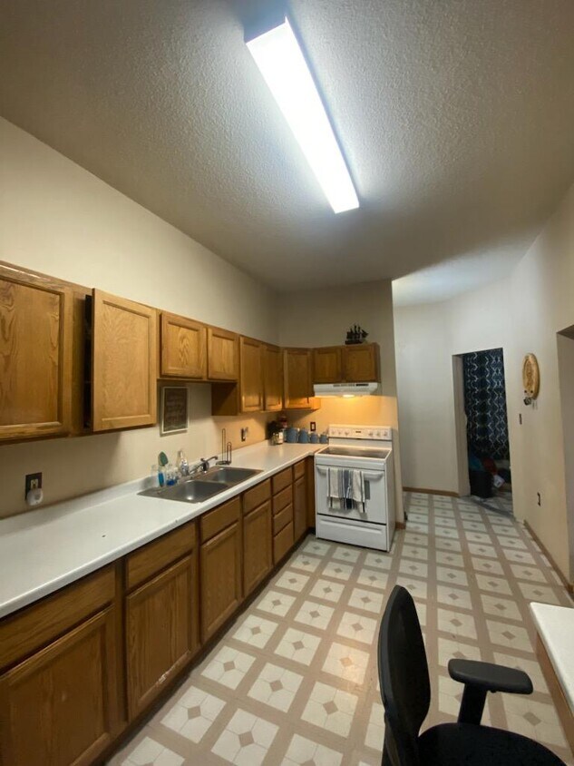 67 W Broadway St Unit B, Winona, MN 55987 Apartments in Winona, MN