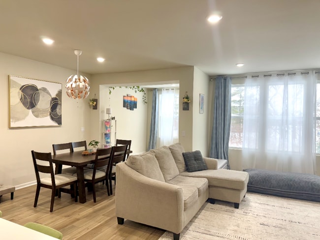 Foto del edificio - 525 Addison Cir