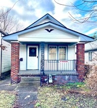 Building Photo - 213 E Oregon St