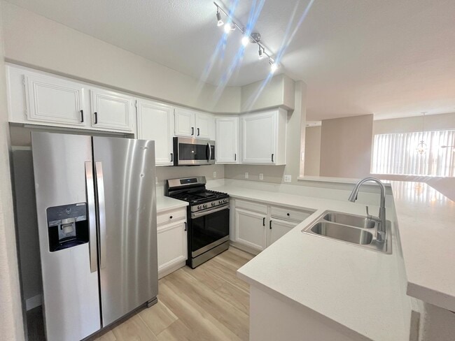 Building Photo - VERY NICE 2BED/2BATH WITH 1 CAR GARAGE IN GATED VISTANA CONDOMINIUMS