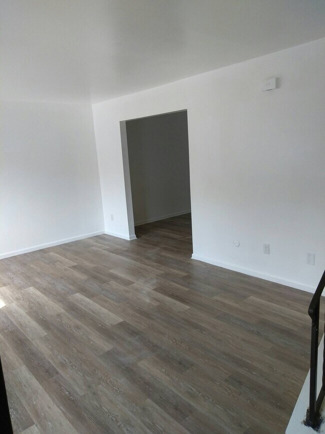 Building Photo - 3027 Benchwood Rd