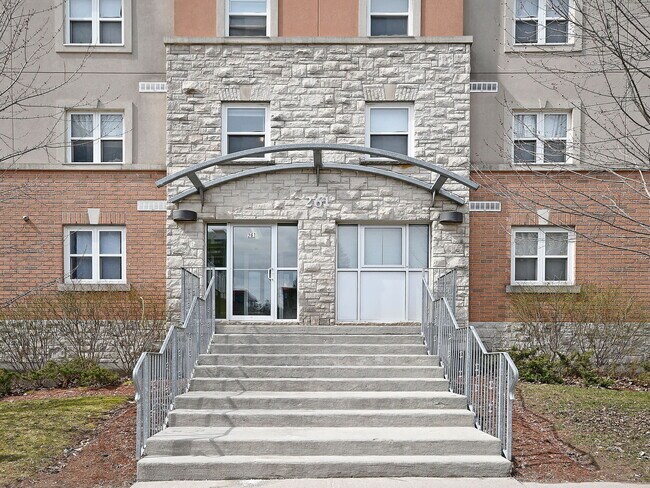 Photo du bâtiment - Student Housing in Waterloo - Students Only
