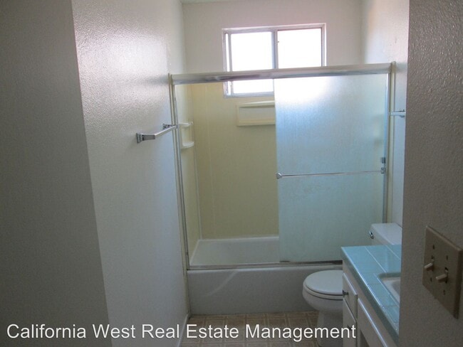 Building Photo - 885-897 Leff St