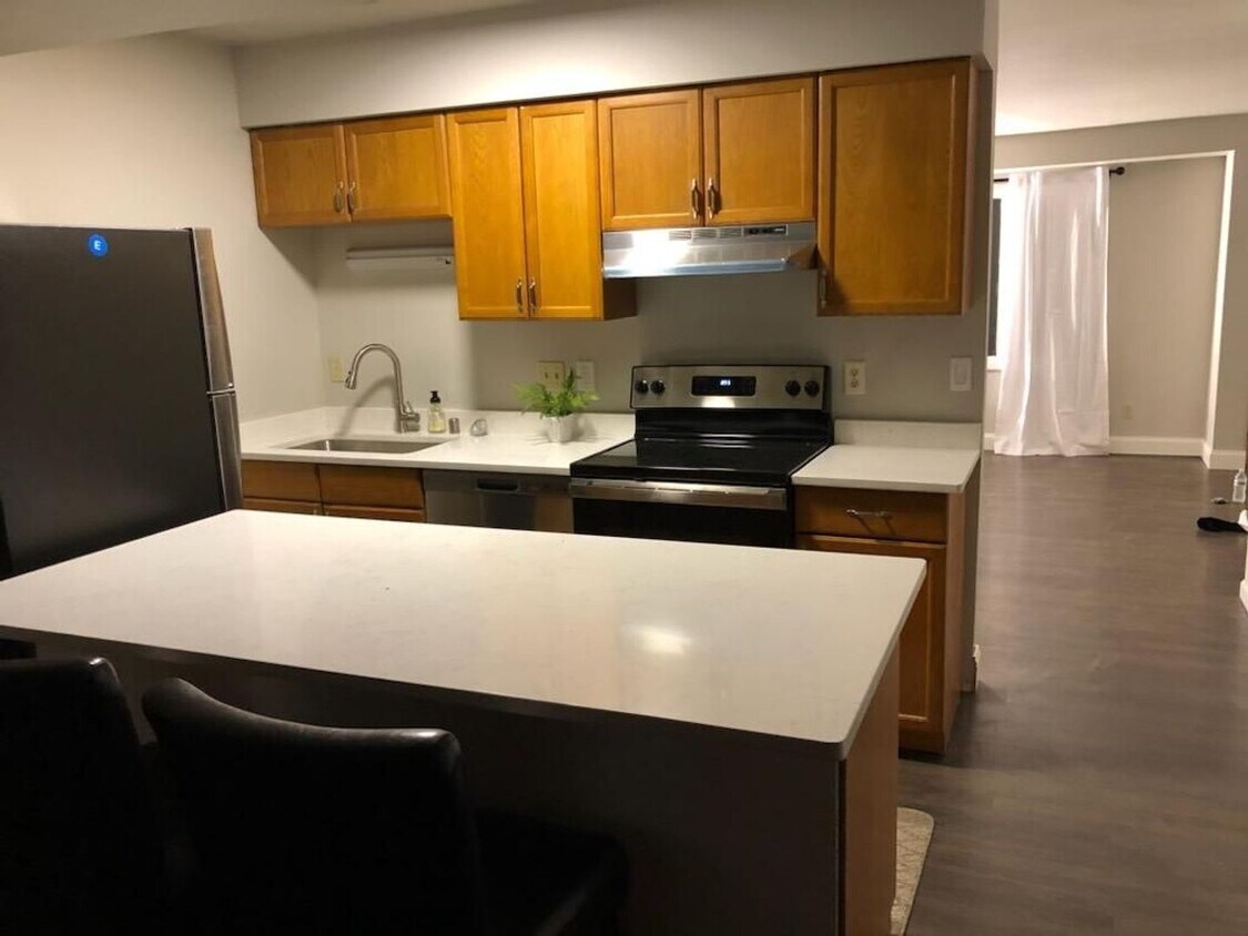 Foto principal - Newly renovated duplex in Middleton!