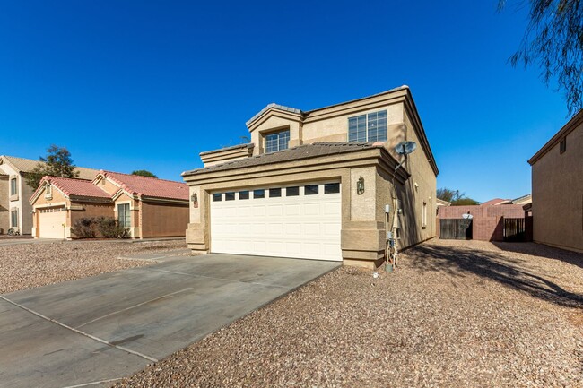 Building Photo - 4 bedroom home in Buckeye!! Brand new floo...