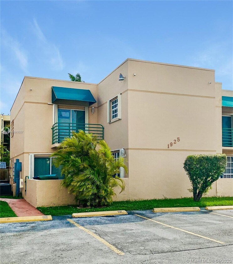 Primary Photo - 1925 SW 118th Ct