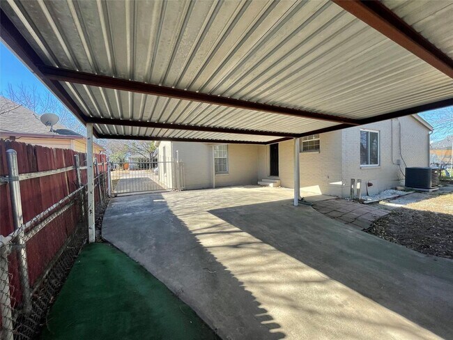 Foto del edificio - 3 BR/2BA | Single Family Home | Covered Patio | Additional Living room!
