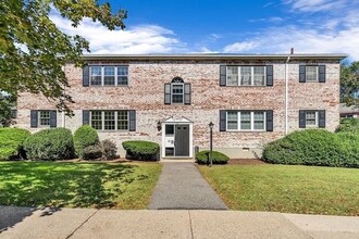 Building Photo - 117 Lake Shore Rd