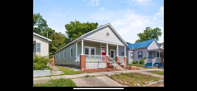 Building Photo - 609 N 10th St