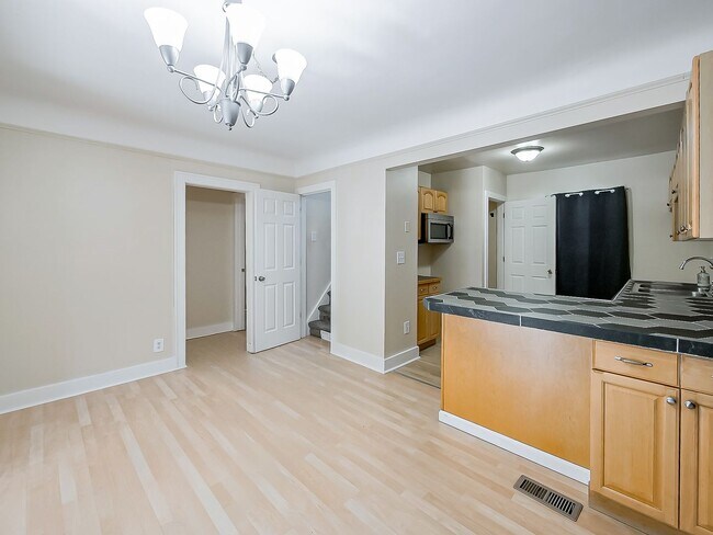 Foto del edificio - Charming 3 Bedroom Home Available in Quiet Pontiac Neighborhood