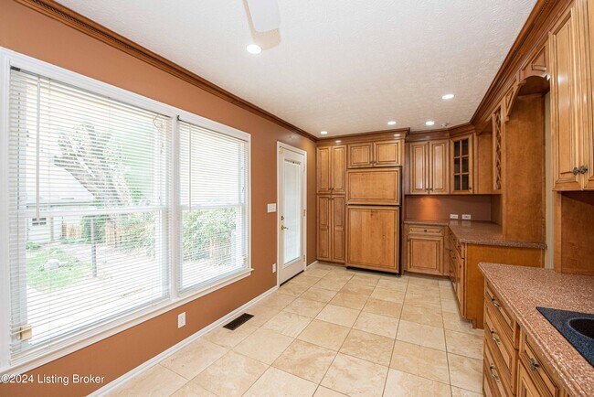 Foto del edificio - 3102 Freys Hill Rd