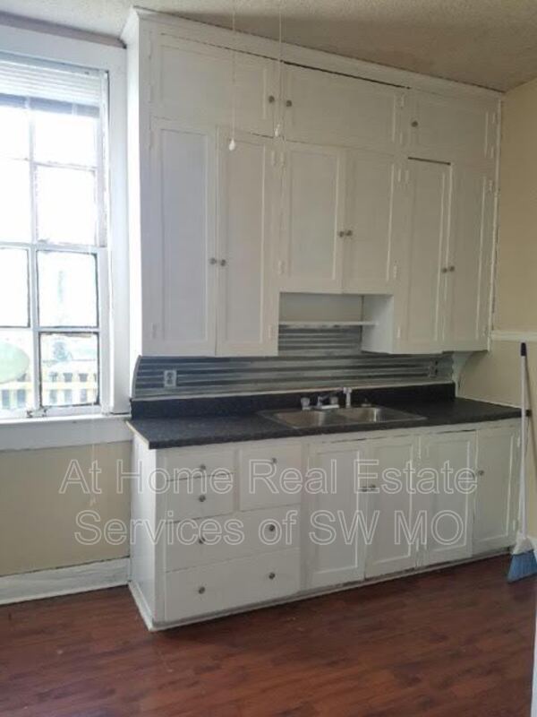 Foto del edificio - 530 W Mt Vernon St