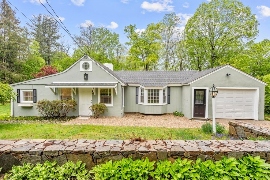 Primary Photo - 13 South St