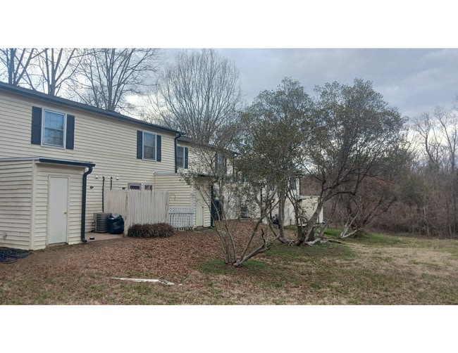 Foto del edificio - 115 Eastcliff Dr SE