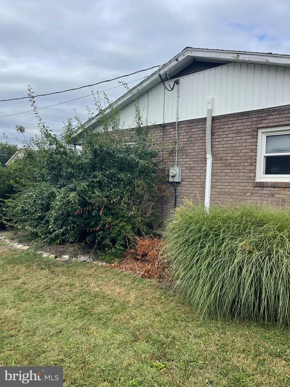 Building Photo - 1540 Brechbill Rd