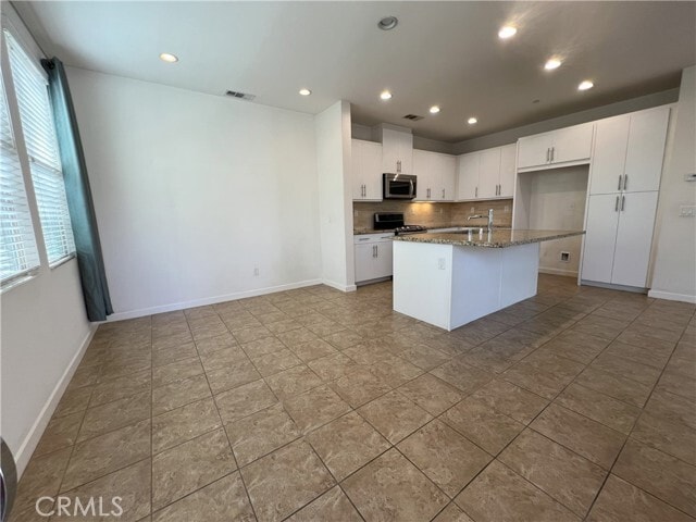 Building Photo - 102 Wild Rose