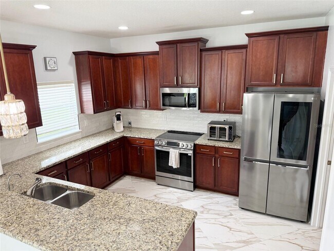 Foto del edificio - 12236 Fairlawn Dr