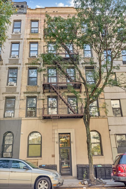 Foto del edificio - 414 W 49th St