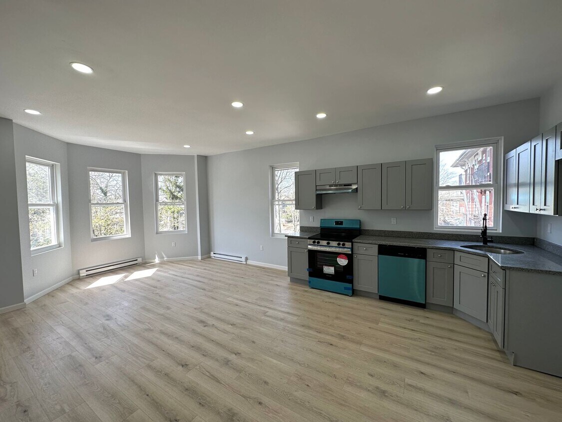 1109 W State St Unit 3, Trenton, NJ 08618 Room for Rent in Trenton