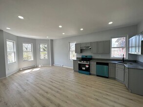 Building Photo - 1109 W State St