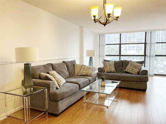 Foto del edificio - 600 Parkview Dr