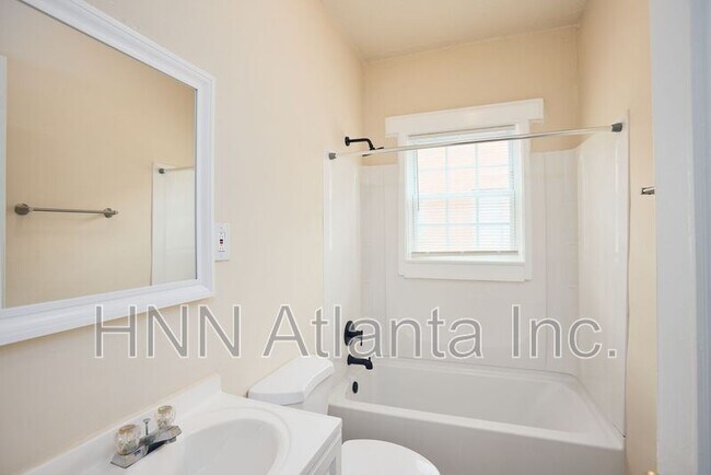 Foto del edificio - 437 N Highland Ave NE