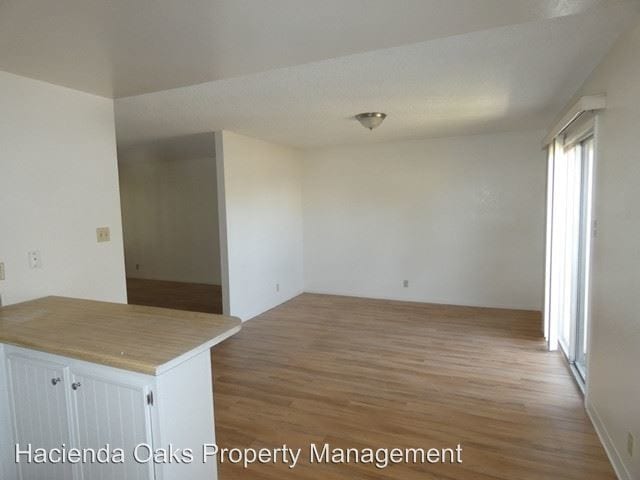 Building Photo - 137 E McElhaney Ave