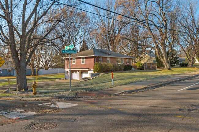 Building Photo - 6525 Medicine Lake Rd