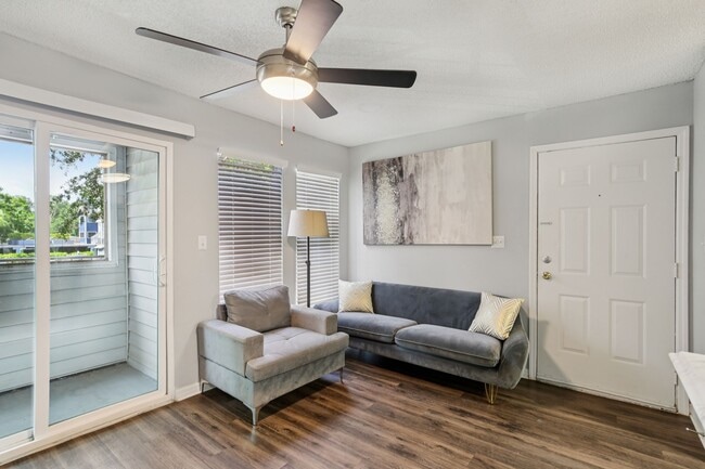 Building Photo - Buena Vista Apartments – Studio, 1 & 2 Bed...