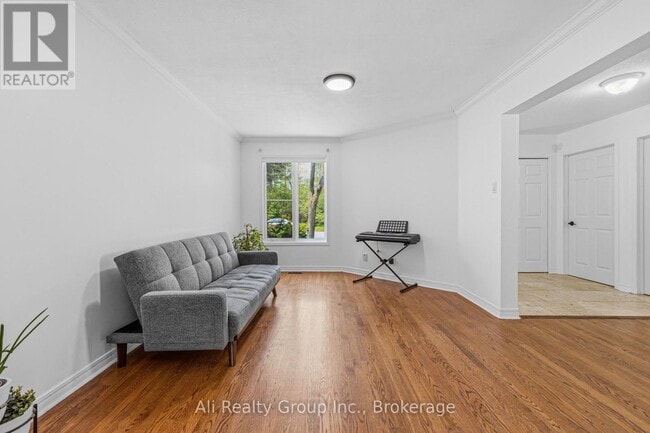 Building Photo - 132 Grenadier Way
