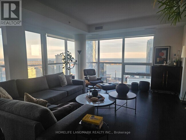 Building Photo - 88 Scott St