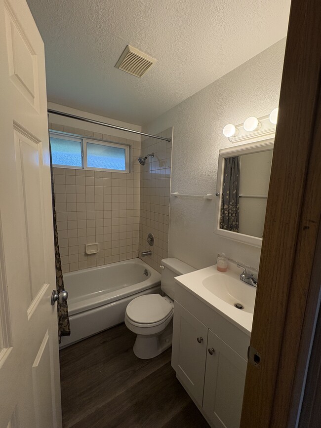 Bathroom - 14714 176th St E