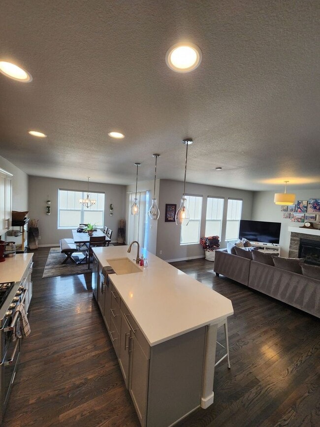 Building Photo - Beautiful Home In Cordera