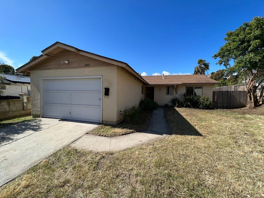 Foto principal - Paradise Hills 3-bedroom house on cul-de-sac