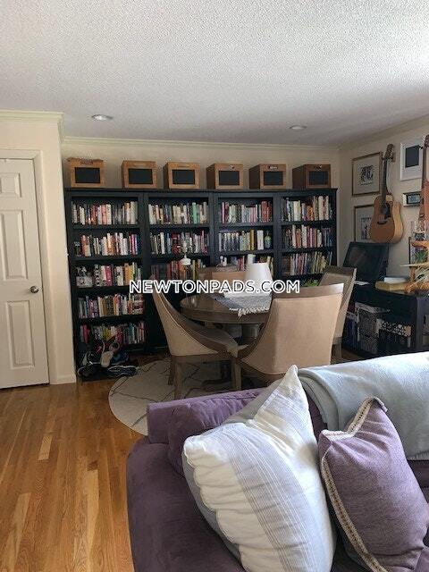 Foto del edificio - 320 Hammond Pond Pkwy