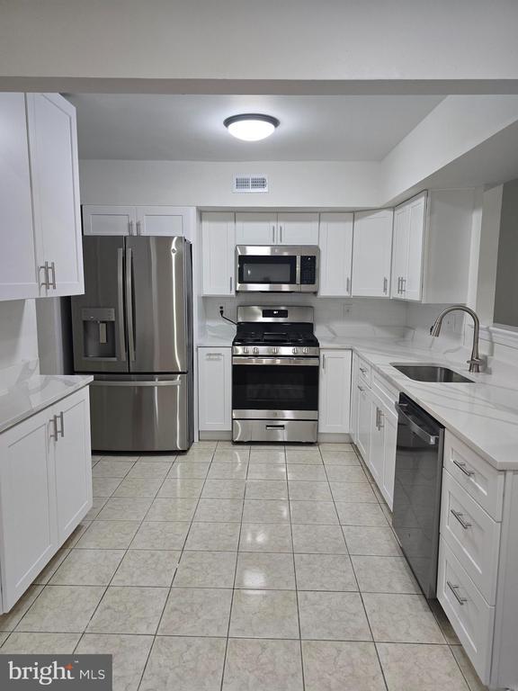 Foto del edificio - 56 Lafayette Ln