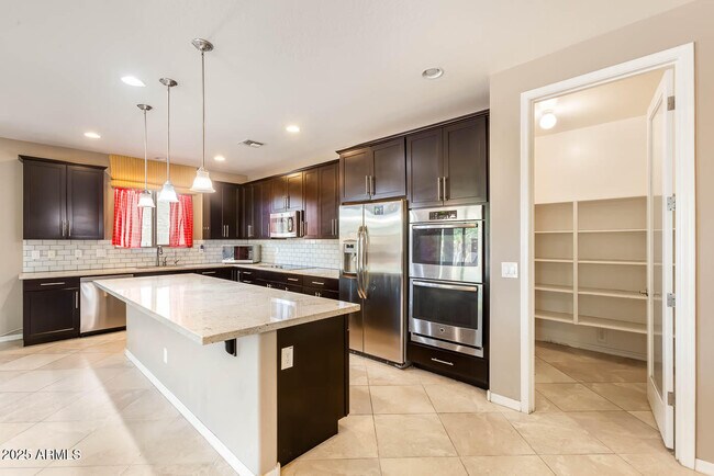 Foto del edificio - 6110 S 30th Ln