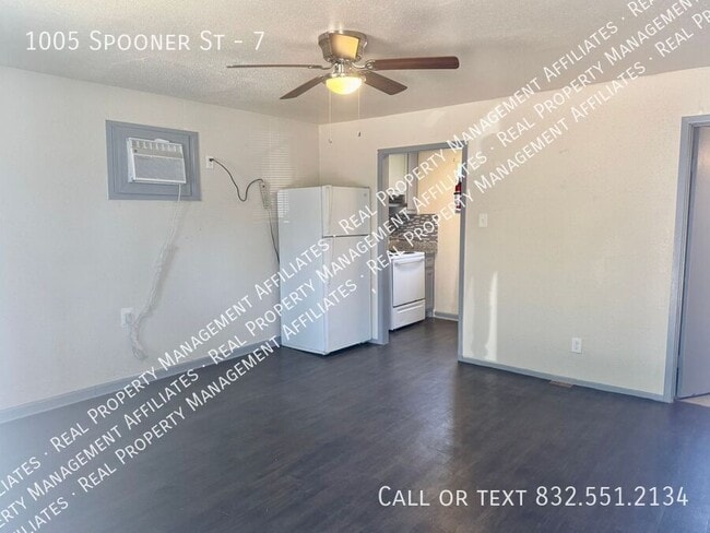 Building Photo - 1005 Spooner St