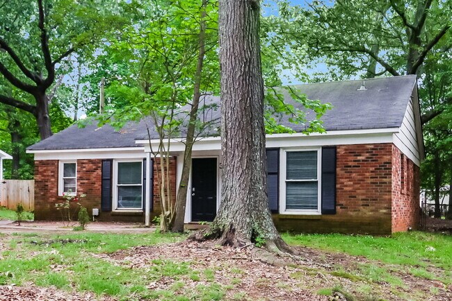 Building Photo - 323 Huntsmoor Dr