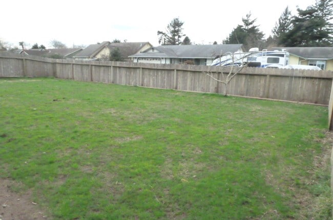 Building Photo - Spacious 3-Bedroom Home on a Quiet Cul-de-Sac in McKinleyville